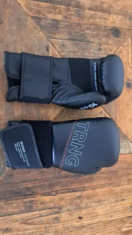 paire de gants de boxe Decathlon