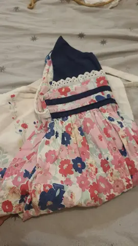 robe fille taille 3/4 ans
