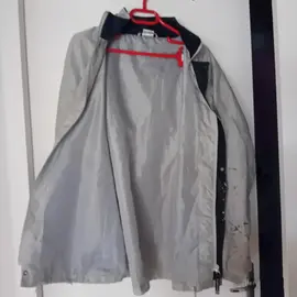 Imperméable Sports taché pour travaux - Gris - Capuche qui se range dans le col - 2 poches zippées -
