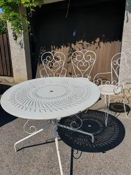 table, 2 fauteuils et une chaise vintage