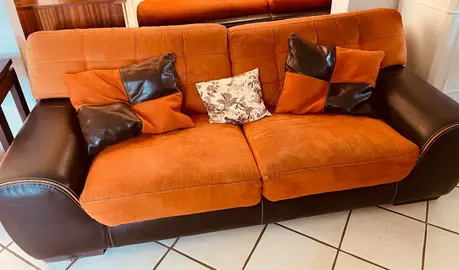 lot de 2 canapés en cuir et alcantara avec coussins