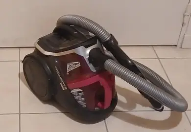 Aspirateur sans sac à réparer