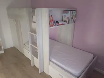 lit superposé avec armoire intégrée