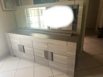 table + buffet avec miroir