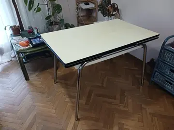 Table formica