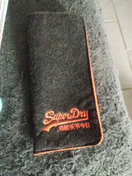 pochette SuperDry