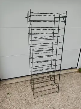 Casier à bouteilles métallique