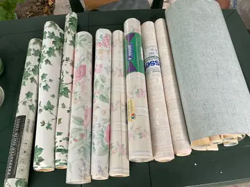 Lot de rouleaux de papier peint