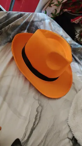 chapeau