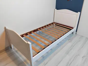 lit en bois + sommier 1 personne