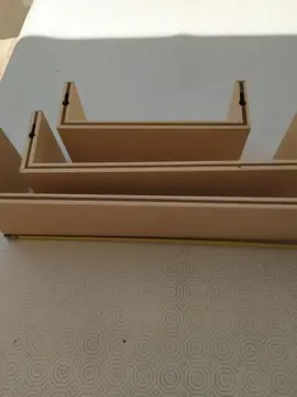3 petites étagères