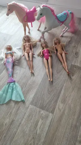 poupées barbies et accessoires