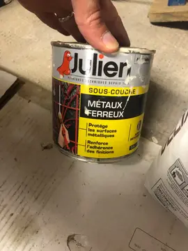 divers peinture, teinte bois, sous couche métaux…