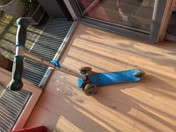 trottinette Globber bleue