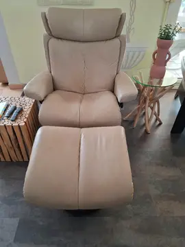 fauteuil stressless en cuir avec repose pieds