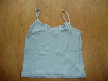 Tee shirt court petites bretelles - Taille 34/36