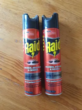 2 sprays anti fourmis, araignées, cafards