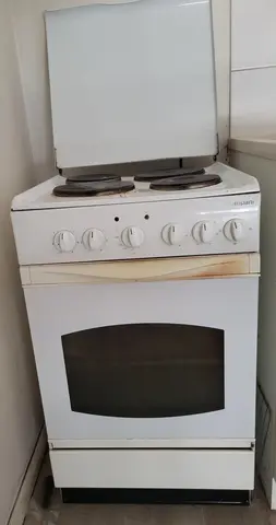 donne cuisinière