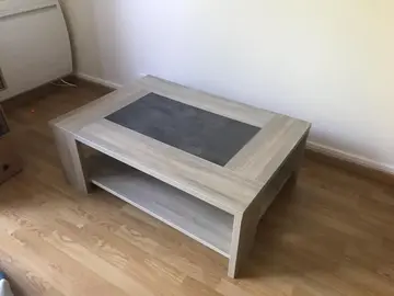 Table basse en bois clair