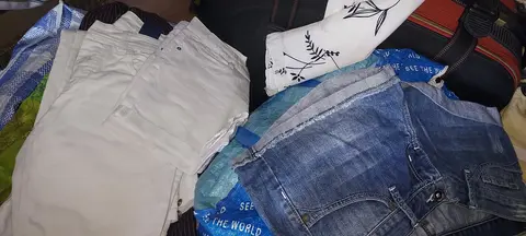 Donne lot de vêtements femme