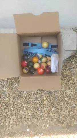 Billard de table pliable avec boules
