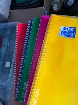 lot de fournitures scolaires