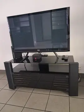 Meuble marque ERARD TV noir avec 2 portes et arrière amovible
