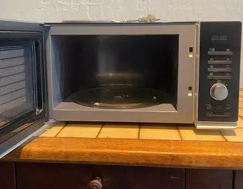 Four micro-ondes LG