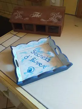 boîte à thé et vide poche