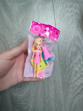 petite poupée
