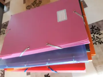 Lot de pochettes rigides variées