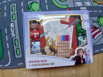 Set de dessin et autocollant La Reine des Neiges