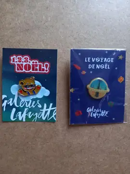 2 pins Noël Galeries Lafayette