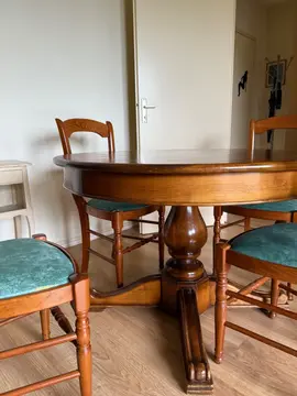 table + 4 chauses