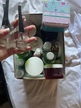 lot contenant cosmétique