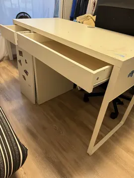bureau IKEA Micke