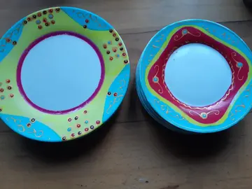 Petites assiettes assorties