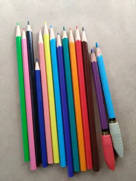Lot de crayons de couleur