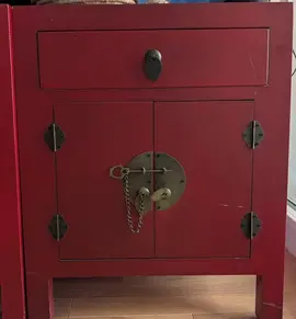 deux petits meubles chinois rouges