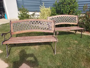 2 bancs en bois et fer forgé