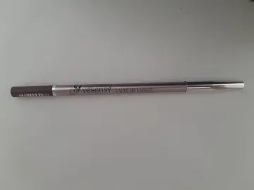 crayon yeux marron