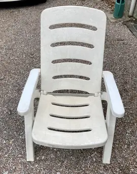 Chaise plastique pliante
