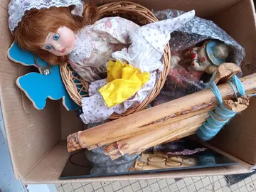 Toto, poupon, voiture, lego bébé, déco clowns, corbeille, attache clés