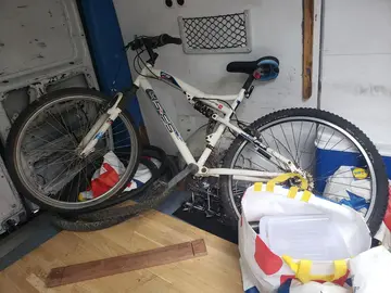 velo .2 pneus et une chambre à air