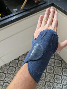 orthese attèle pour poignet gauche Gibaud