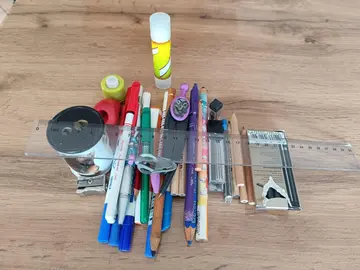 Lot de stylos papeteries divers en très bonnes état