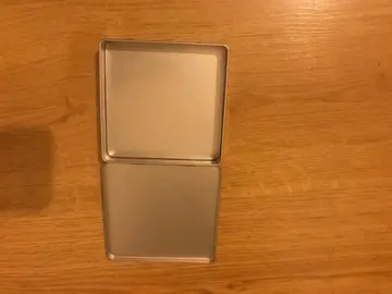 petite boîte en métal