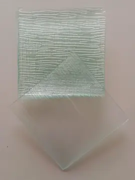 Assiettes en verre