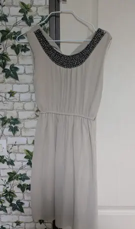 lot de vêtement robe et pull
