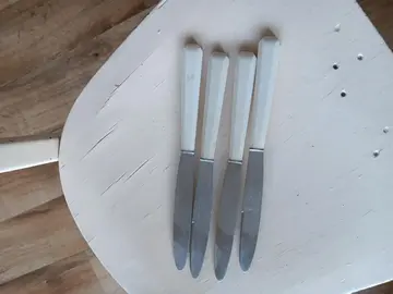 4 couteaux